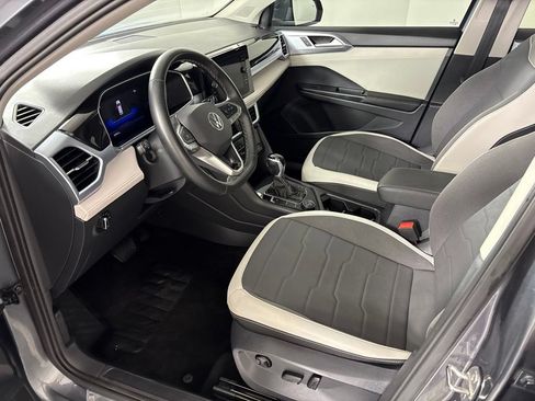 Used 2025 Volkswagen Taos SE AWD/4WD image 23