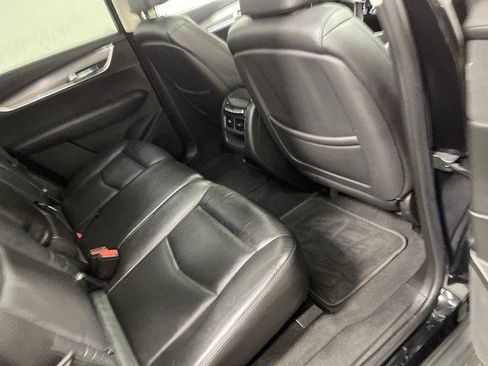 Used 2018 Cadillac XT5 Premium Luxury FWD image 16