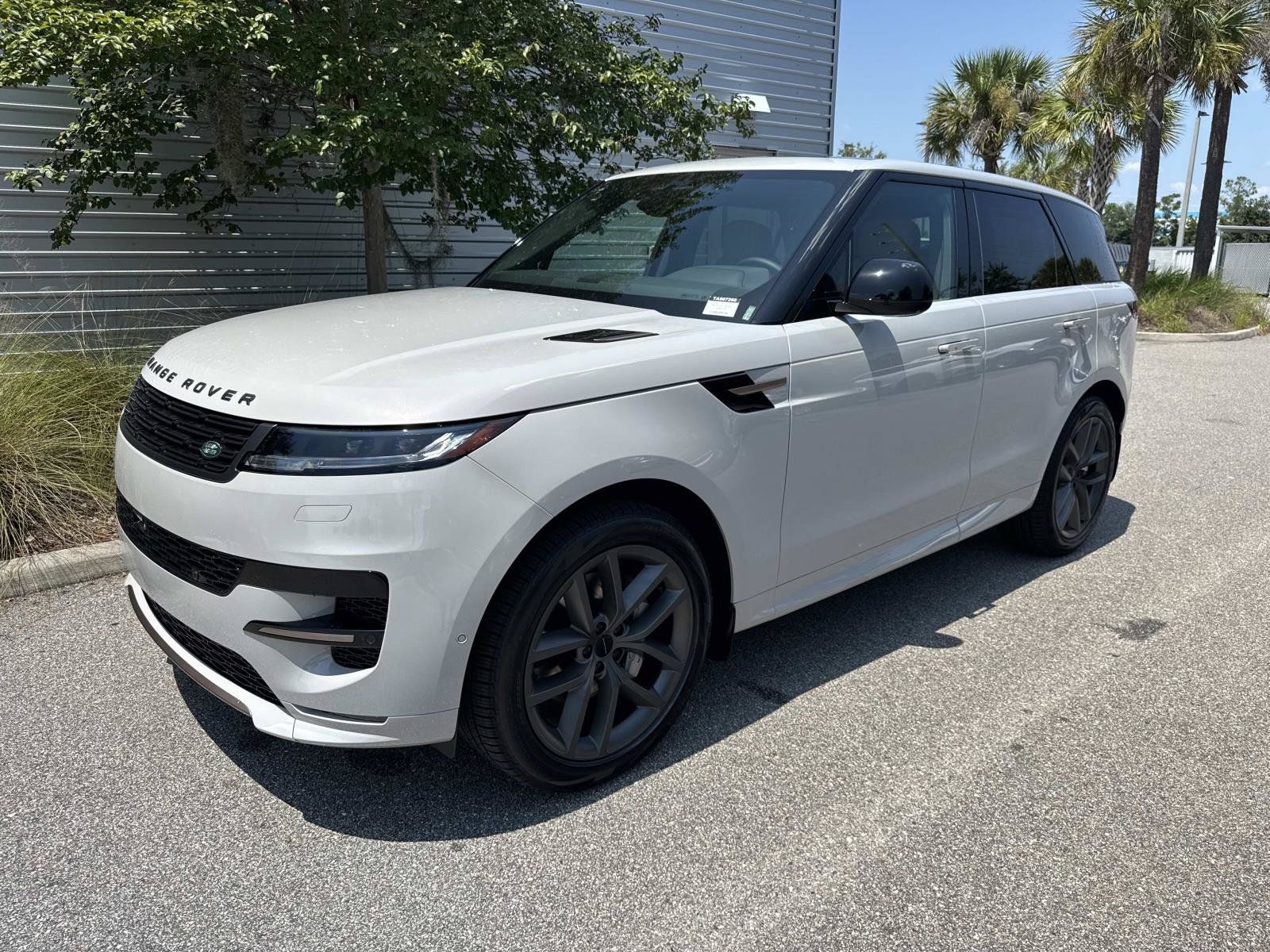 New 2026 Land Rover Range Rover Sport Dynamic SE AWD/4WD image 1