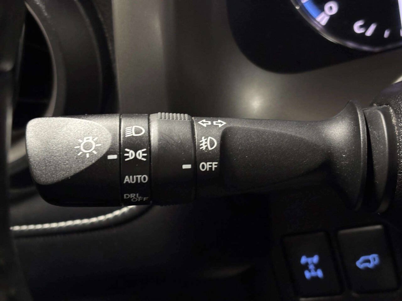 Used 2016 Toyota RAV4 Limited AWD/4WD image 37
