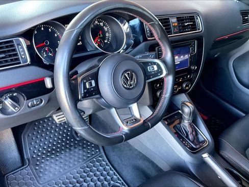 Used 2017 Volkswagen Jetta GLI FWD image 14