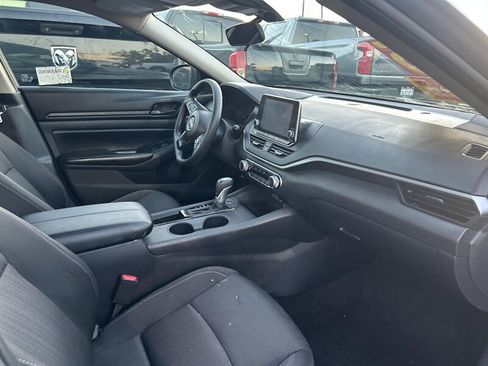 Used 2025 Nissan Altima 2.5 S FWD image 15