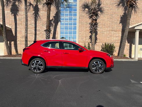 Used 2023 Lexus UX 250h FWD w/ Premium Package image 5