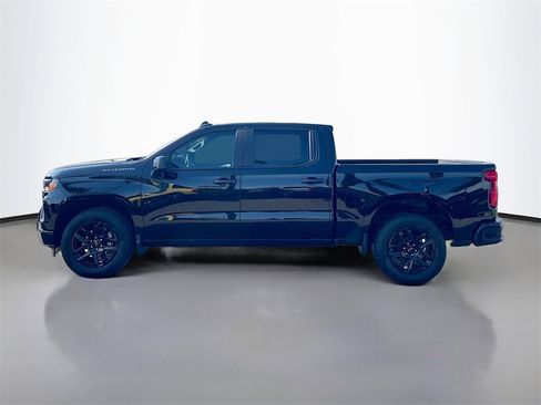 Used 2025 Chevrolet Silverado 1500 Custom image 4