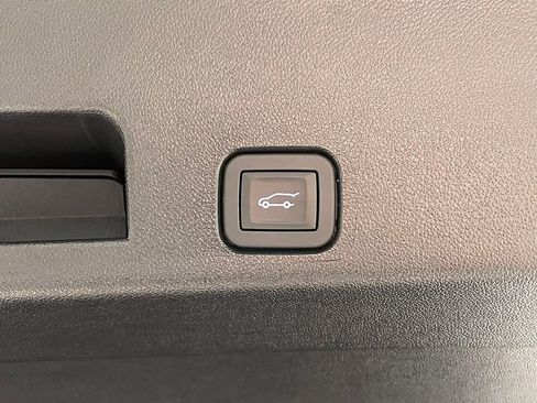 Used 2026 Chevrolet Traverse LT AWD/4WD image 13