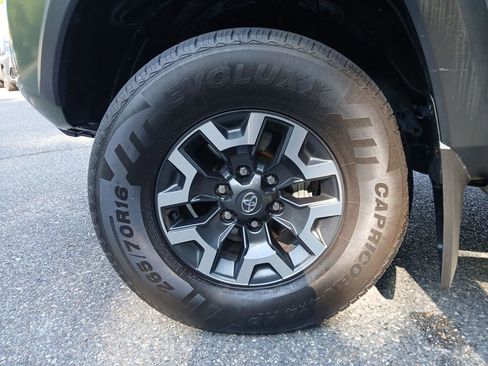 Used 2021 Toyota Tacoma TRD Off-Road w/ TRD Premium Off Road Package AWD/4WD image 42