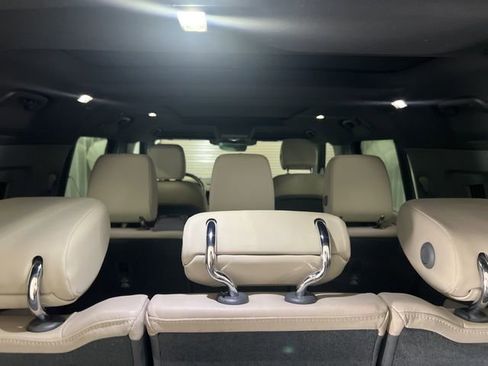 Used 2023 Land Rover Defender 130 S image 28