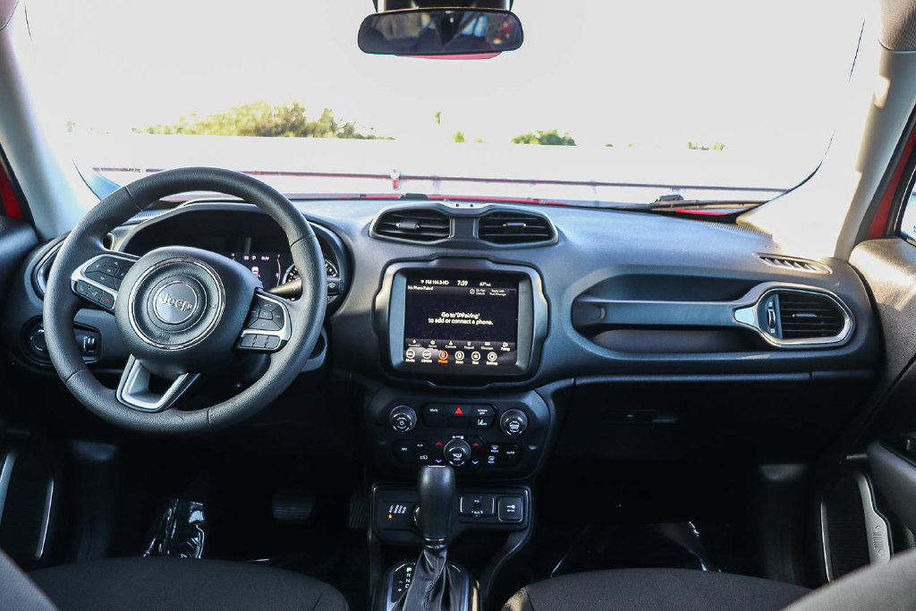 Used 2023 Jeep Renegade Latitude AWD/4WD image 14