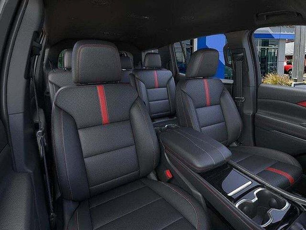 New 2026 Chevrolet Traverse RS FWD image 16