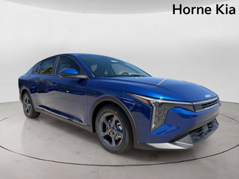 New 2026 Kia K4 FWD image 2