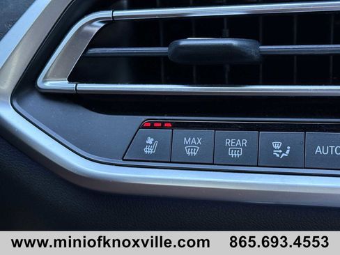 Used 2022 BMW X7 M50i w/ Luxury Seating Package image 26