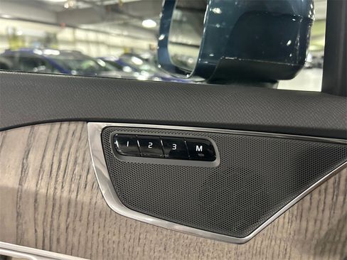 Certified 2024 Volvo XC90 T8 Plus w/ Protection Package Premier image 20