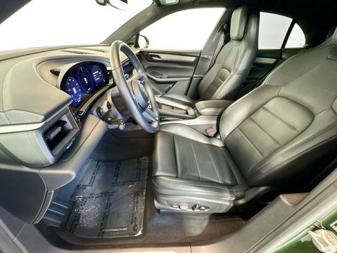 Certified 2024 Porsche Macan 4 Electric AWD/4WD image 5