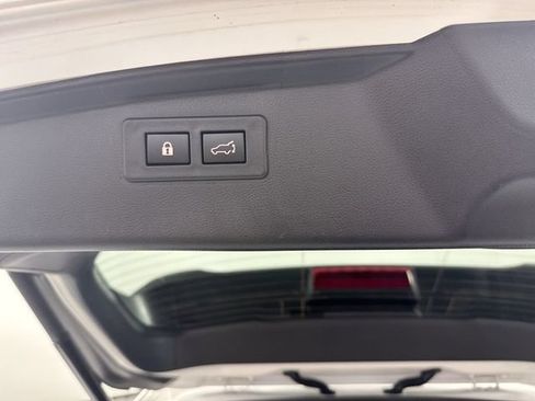 Used 2023 Subaru Outback Premium AWD/4WD image 33