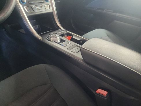 Used 2019 Ford Fusion SE image 26