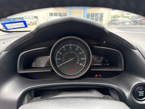 Used 2018 MAZDA MAZDA3 Touring FWD image 11