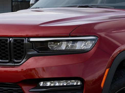New 2025 Jeep Grand Cherokee Limited AWD/4WD image 40