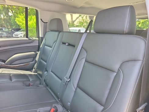 Used 2020 Chevrolet Suburban LT RWD image 14