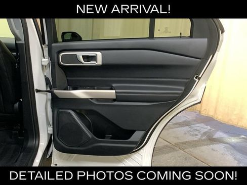 Used 2022 Ford Explorer XLT w/ Equipment Group 202A AWD/4WD image 13