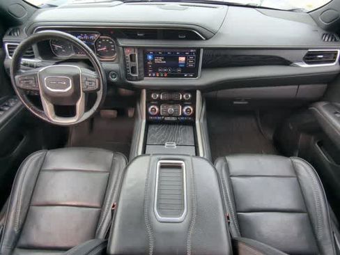 Used 2021 GMC Yukon XL Denali w/ Denali Premium Package AWD/4WD image 15