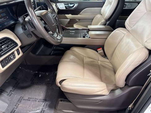Used 2022 Lincoln Navigator Reserve AWD/4WD image 12