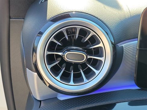 Used 2022 Mercedes-Benz A 220 4MATIC image 30