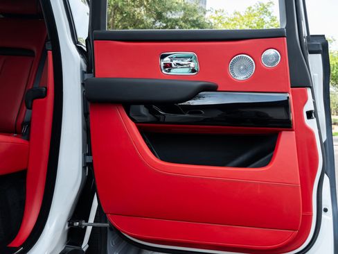 Certified 2023 Rolls-Royce Cullinan image 35