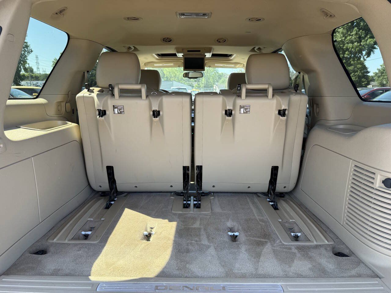 Used 2012 GMC Yukon Denali AWD/4WD image 38