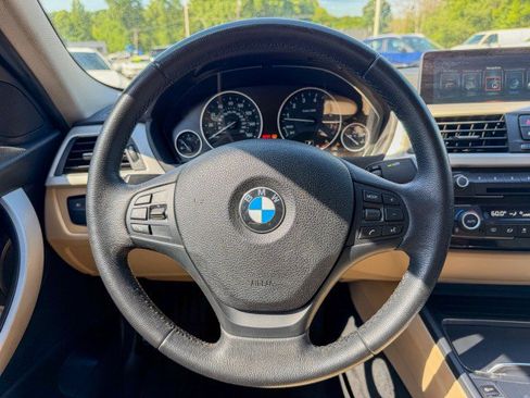 Used 2017 BMW 320i Sedan RWD image 8