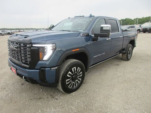 New 2026 GMC Sierra 3500 Denali Ultimate AWD/4WD image 10