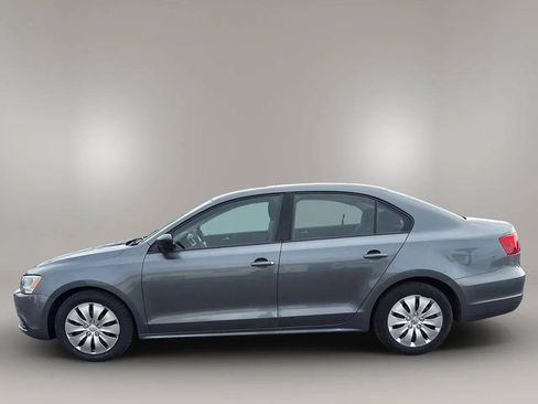 Used 2011 Volkswagen Jetta S FWD image 4