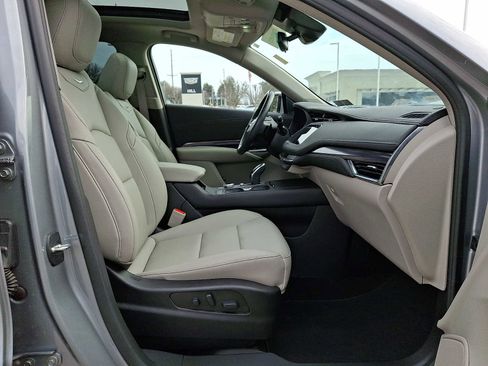 Certified 2023 Cadillac XT4 Luxury w/ Cold Weather Package image 20
