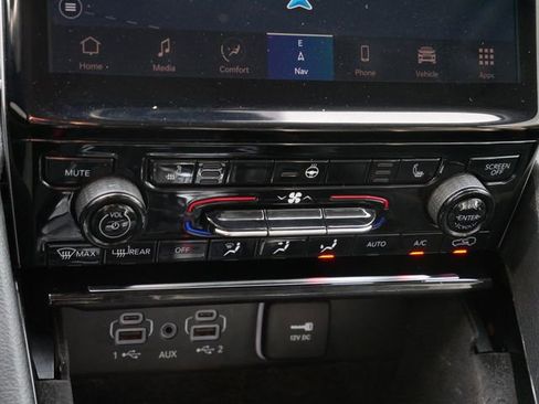 Used 2021 Jeep Grand Cherokee L Limited image 22