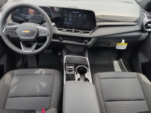 New 2026 Chevrolet Equinox LT w/ Safety and Technology Package FWD image 31