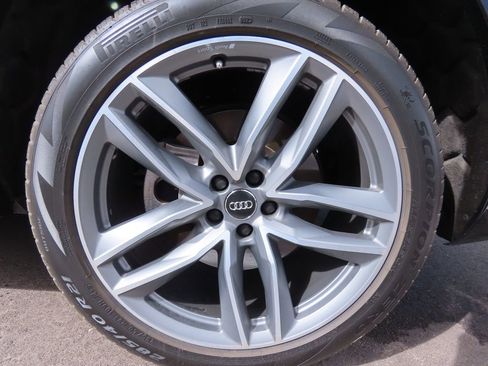 Used 2018 Audi Q7 3.0T Prestige w/ Prestige Package image 16