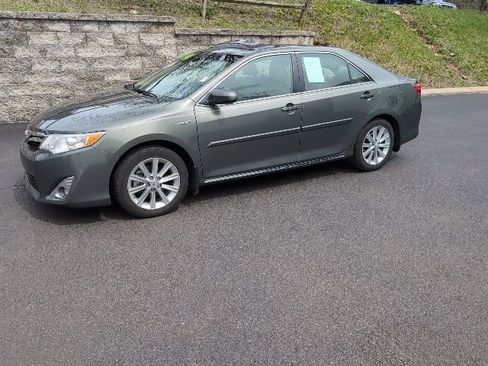 Used 2014 Toyota Camry XLE w/ Leather Package image 5