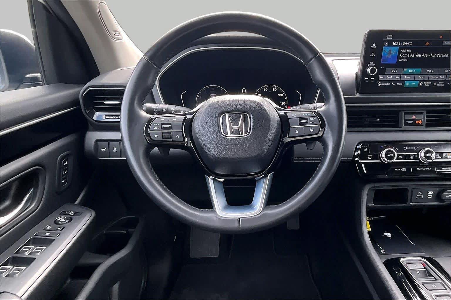 Used 2024 Honda Pilot Touring image 6