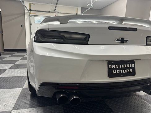 Used 2017 Chevrolet Camaro SS RWD image 21