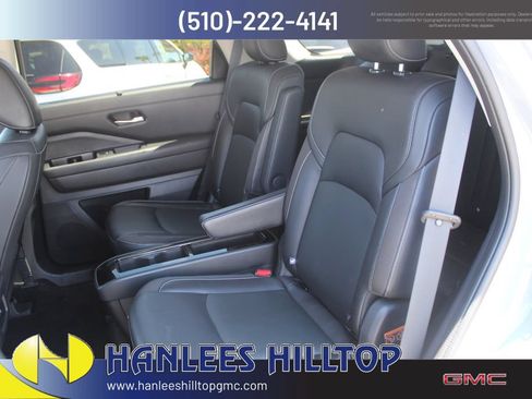 Used 2022 Nissan Pathfinder SL w/ SL Premium Package FWD image 16
