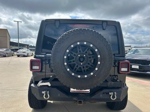 Used 2018 Jeep Wrangler Unlimited Sport S AWD/4WD image 7