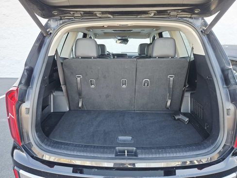 Used 2025 Kia Telluride S image 16