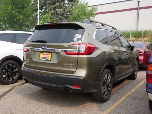 Used 2025 Subaru Ascent Limited w/ Popular Package #2 AWD/4WD image 5