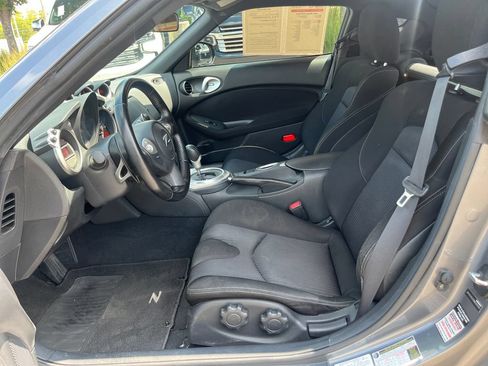 Used 2011 Nissan 370Z Coupe w/ Sport Pkg RWD image 9