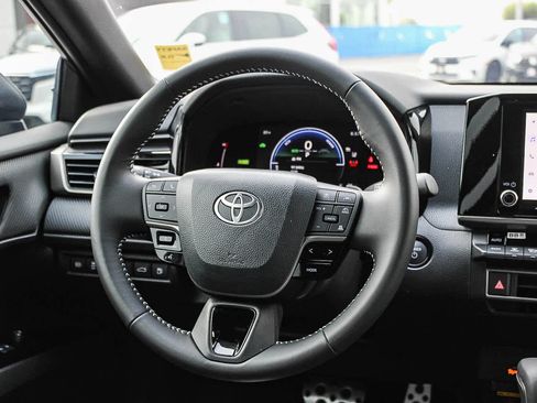 Used 2026 Toyota Camry SE w/ Convenience Package FWD image 15