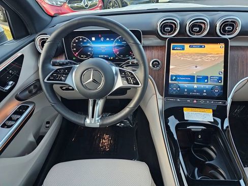 Certified 2026 Mercedes-Benz GLC 300 4MATIC image 32