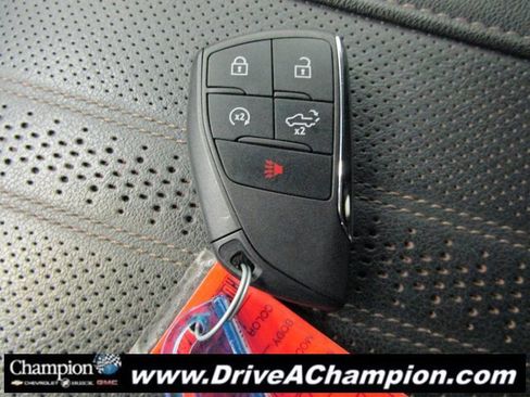 Used 2023 Chevrolet Silverado 1500 High Country image 13