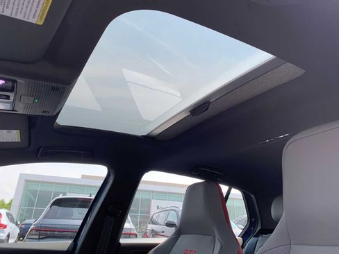 New 2025 Volkswagen GTI SE image 9