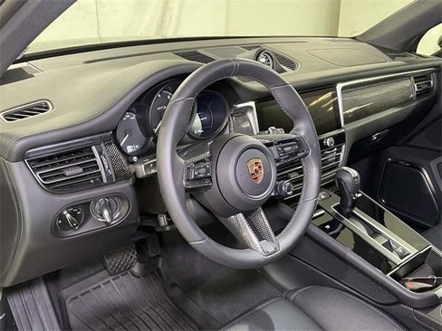 Used 2025 Porsche Macan GTS image 4