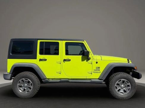 Used 2017 Jeep Wrangler Unlimited Sport w/ Connectivity Group AWD/4WD image 6