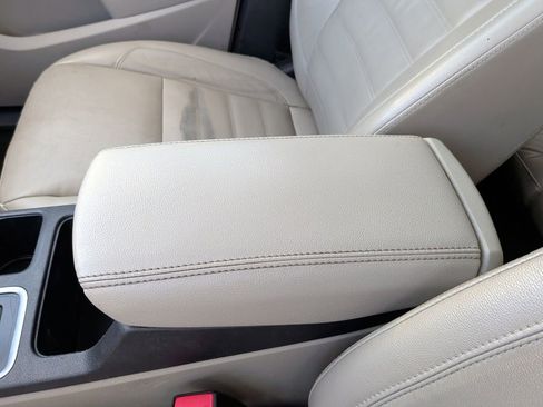 Used 2019 Ford Escape Titanium image 31